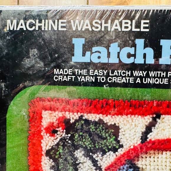 Vintage Sultana Latch Hook Rug Kit - "Santa Oval" 20" x 27" - New - Picture 4 of 9